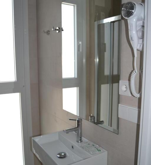 Отель Oasis Centro