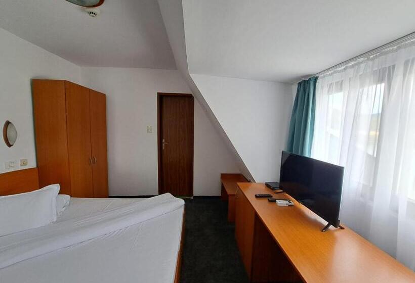 هتل Pescarus Port Bicaz