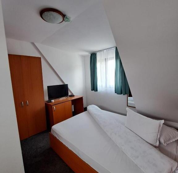 هتل Pescarus Port Bicaz