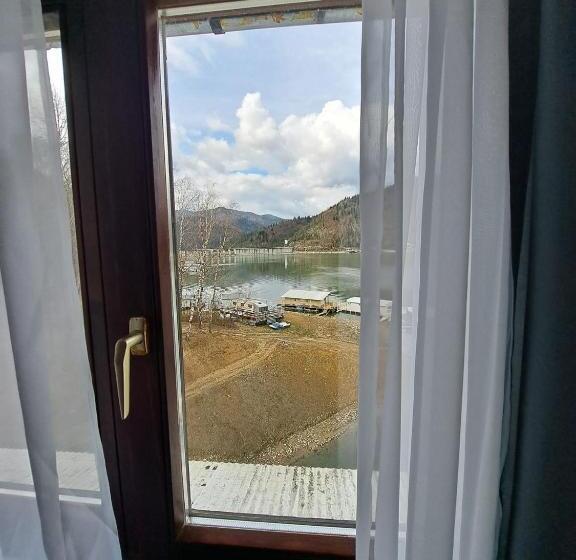 هتل Pescarus Port Bicaz