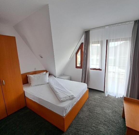 هتل Pescarus Port Bicaz