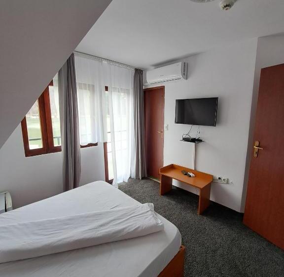 هتل Pescarus Port Bicaz