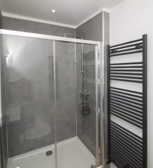 ペンション Cara Lodge, Comfortable Self Check In En Suite Guest Rooms