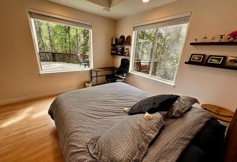 Panzió Guest Suite With Hot Tub Edge Of The Wild