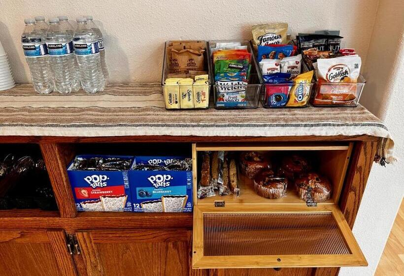 Panzió Guest Suite With Hot Tub Edge Of The Wild