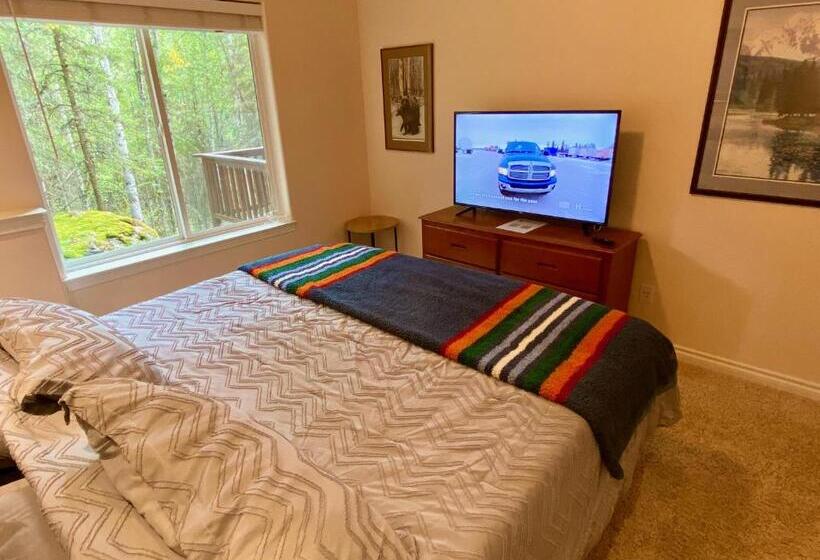 Panzió Guest Suite With Hot Tub Edge Of The Wild