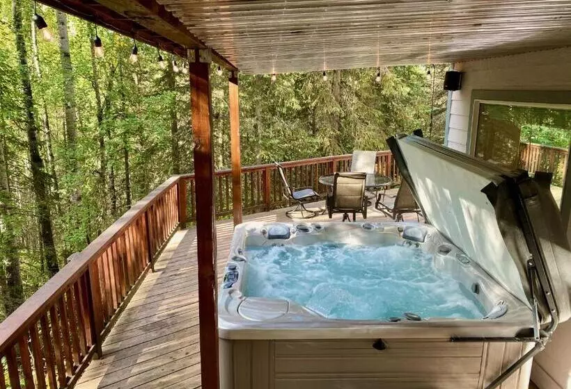 ペンション Guest Suite With Hot Tub   Edge Of The Wild