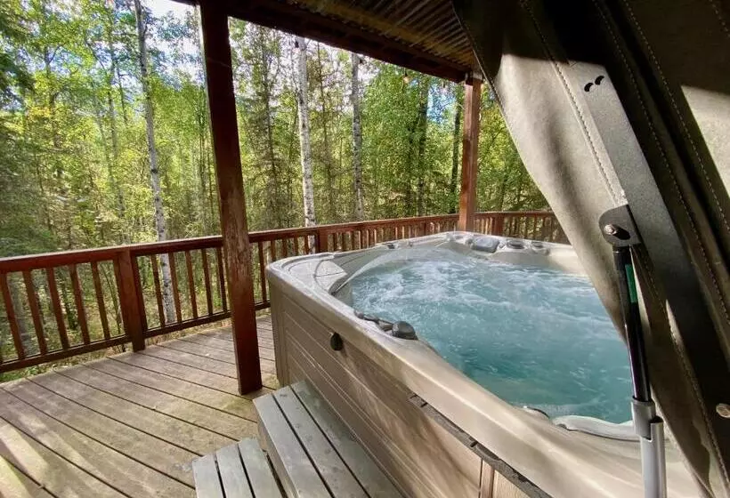 ペンション Guest Suite With Hot Tub   Edge Of The Wild