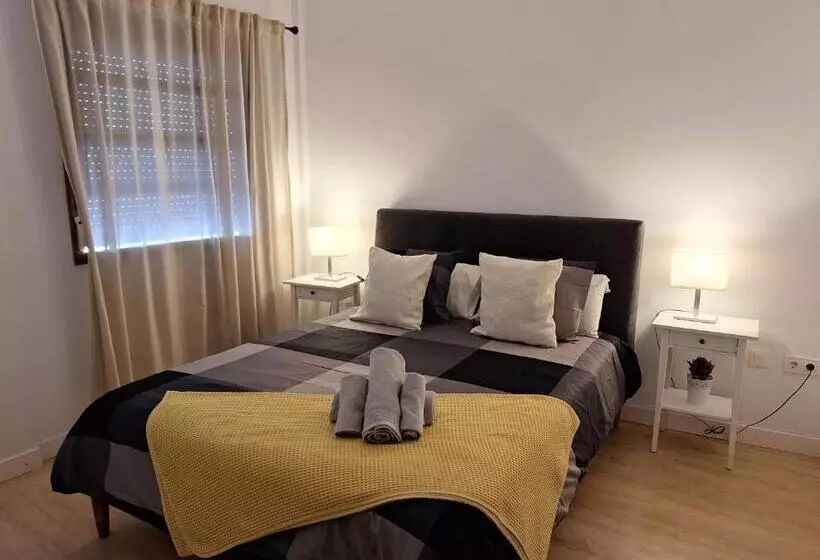 Majatalo Habitacion Con Baño Privado En Un Piso Con Familia