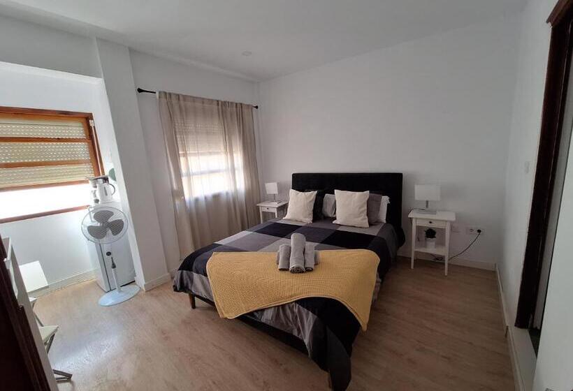 Пансион Habitacion Con Baño Privado En Un Piso Con Familia