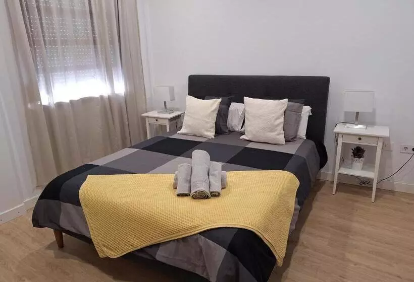 Majatalo Habitacion Con Baño Privado En Un Piso Con Familia