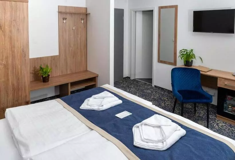 Majatalo Penzion Golf Luby