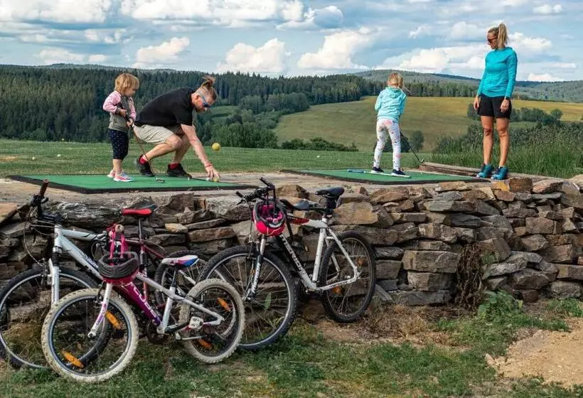 Majatalo Penzion Golf Luby