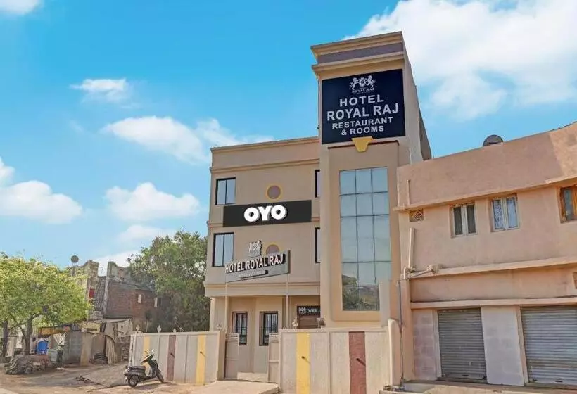 Pop 81014 Hotel Royal Raj