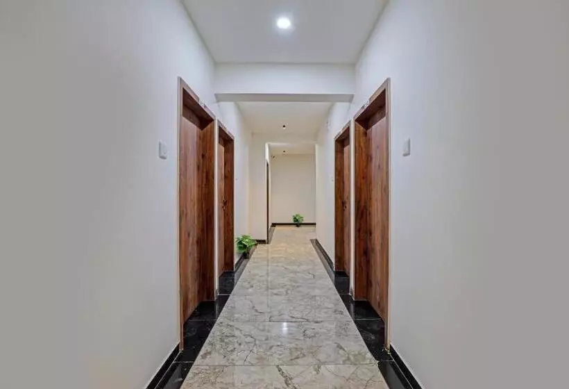 Pop 81014 Hotel Royal Raj