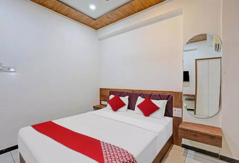 Pop 81014 Hotel Royal Raj