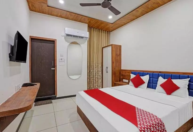 Pop 81014 Hotel Royal Raj