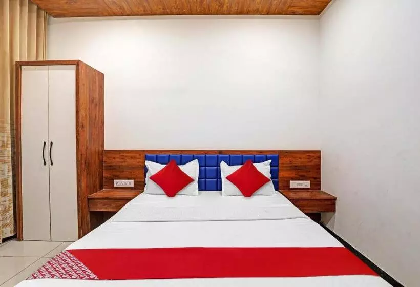 Pop 81014 Hotel Royal Raj
