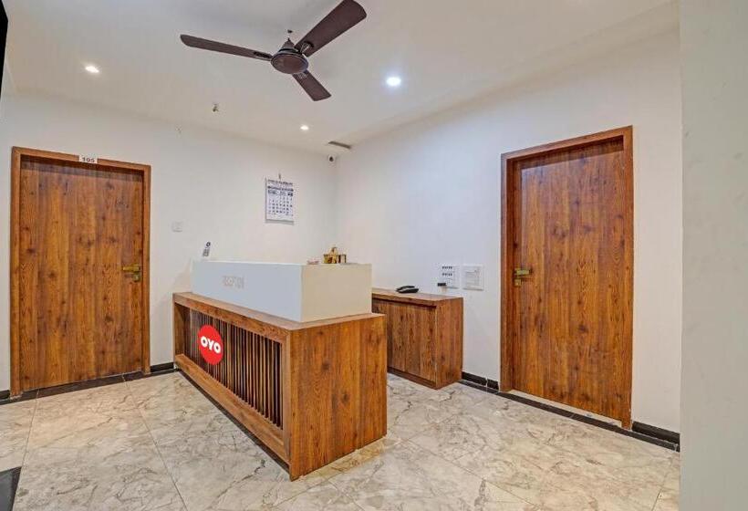 Pop 81014 Hotel Royal Raj