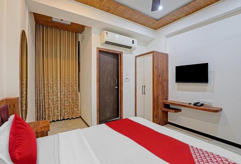 Pop 81014 Hotel Royal Raj