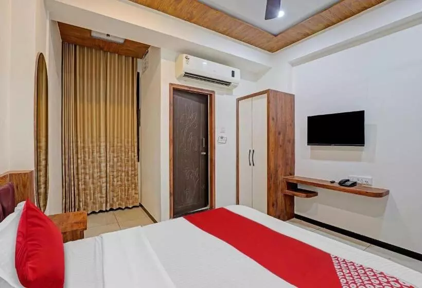 Pop 81014 Hotel Royal Raj
