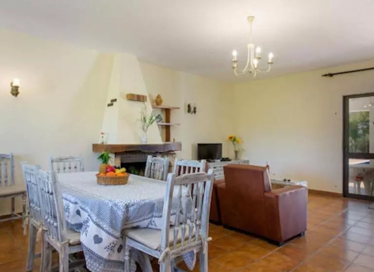 ユースホステル Casa Silver, Gale   Sleeps 9 Close To Amenities And Beach!