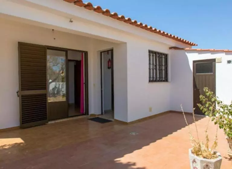 ユースホステル Casa Silver, Gale   Sleeps 9 Close To Amenities And Beach!