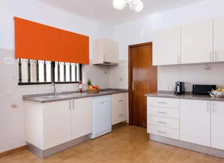 ユースホステル Casa Silver, Gale   Sleeps 9 Close To Amenities And Beach!