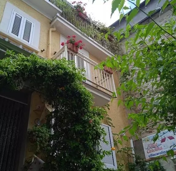 Aamiaismajoitus (B&B) Villa Carolina