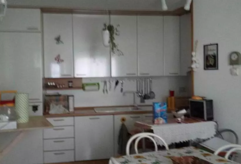 Aamiaismajoitus (B&B) Villa Carolina