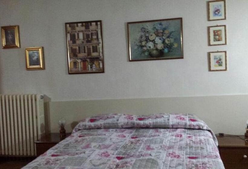 住宿加早餐  Villa Carolina