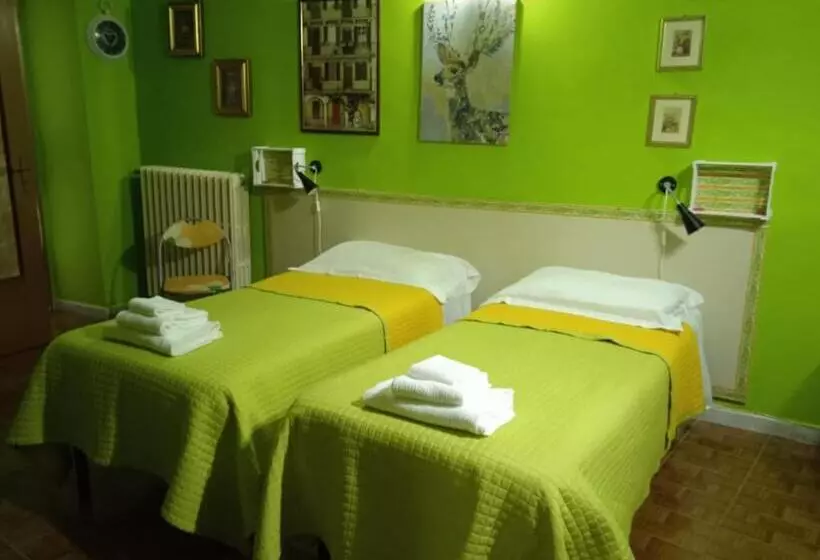 Aamiaismajoitus (B&B) Villa Carolina