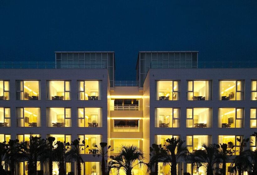 Calacatta Hotel & Resort