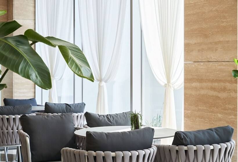 Calacatta Hotel & Resort