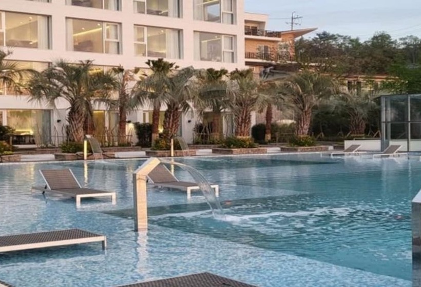 Calacatta Hotel & Resort