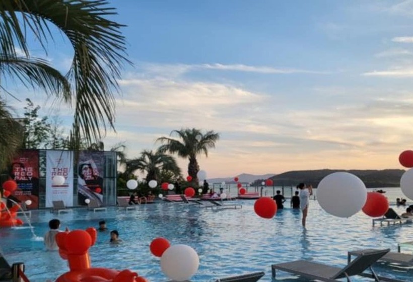 Calacatta Hotel & Resort