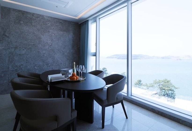 Calacatta Hotel & Resort