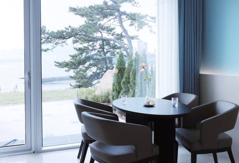 Calacatta Hotel & Resort