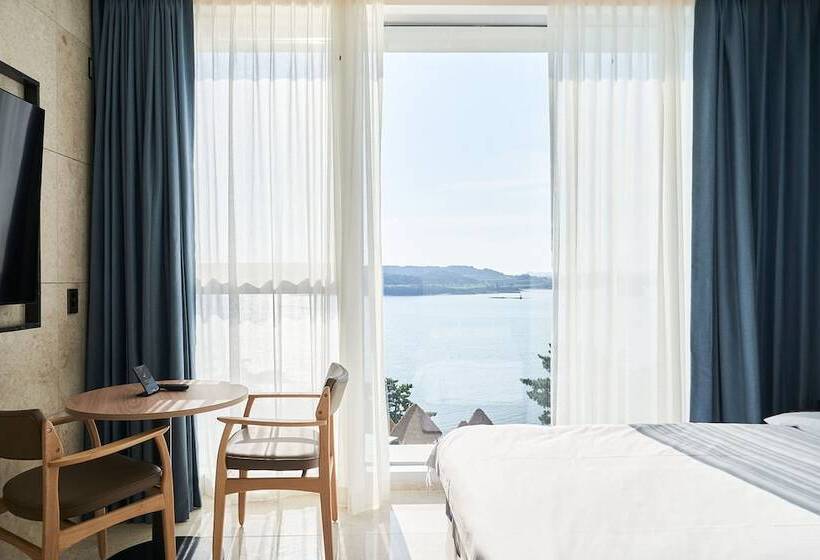 Calacatta Hotel & Resort