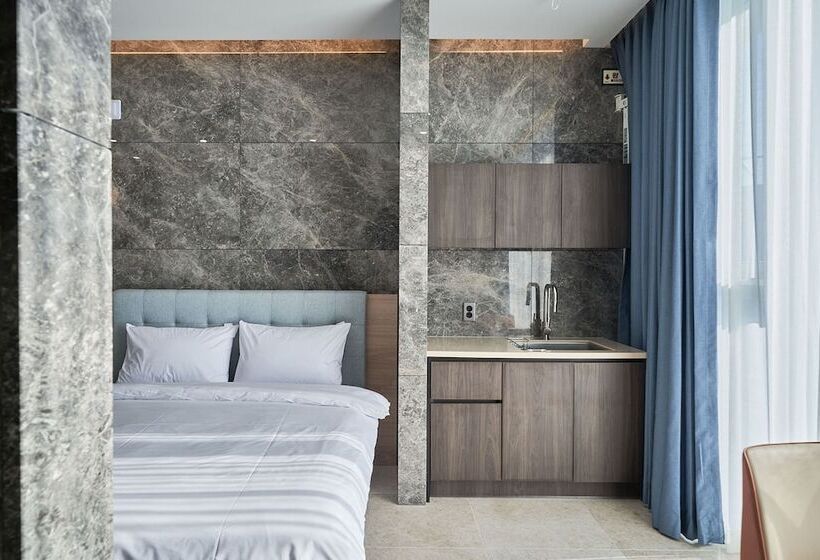 Calacatta Hotel & Resort