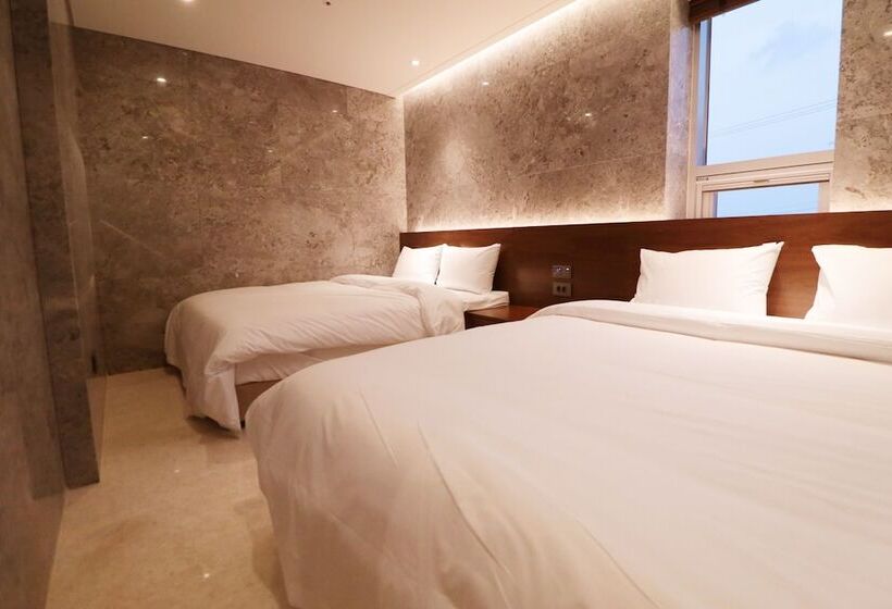 Calacatta Hotel & Resort