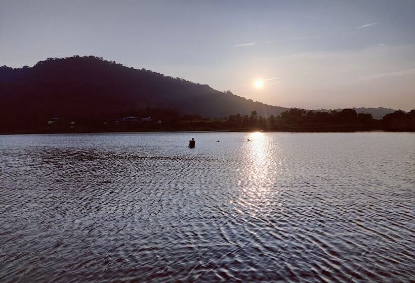 Хостел Tents N' Trails