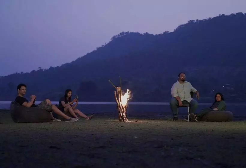 簡易ホテル Tents N' Trails