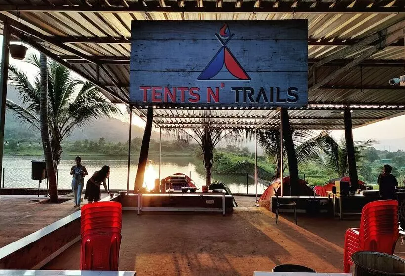 簡易ホテル Tents N' Trails