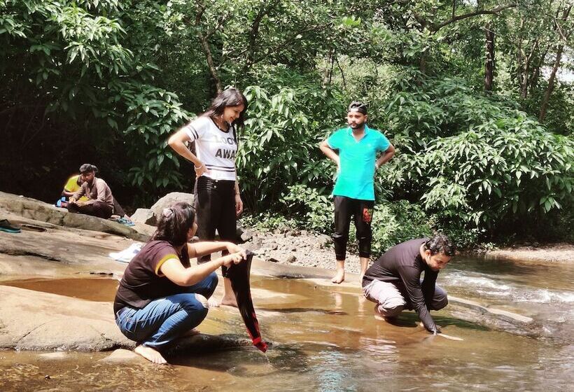 Хостел Tents N' Trails