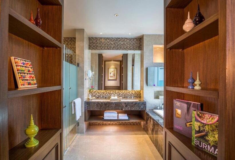 هتل Jasmine Naypyitaw