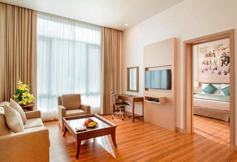 هتل Jasmine Naypyitaw