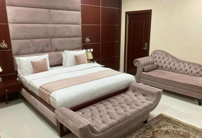 Mont Kalm Hotel And Suites