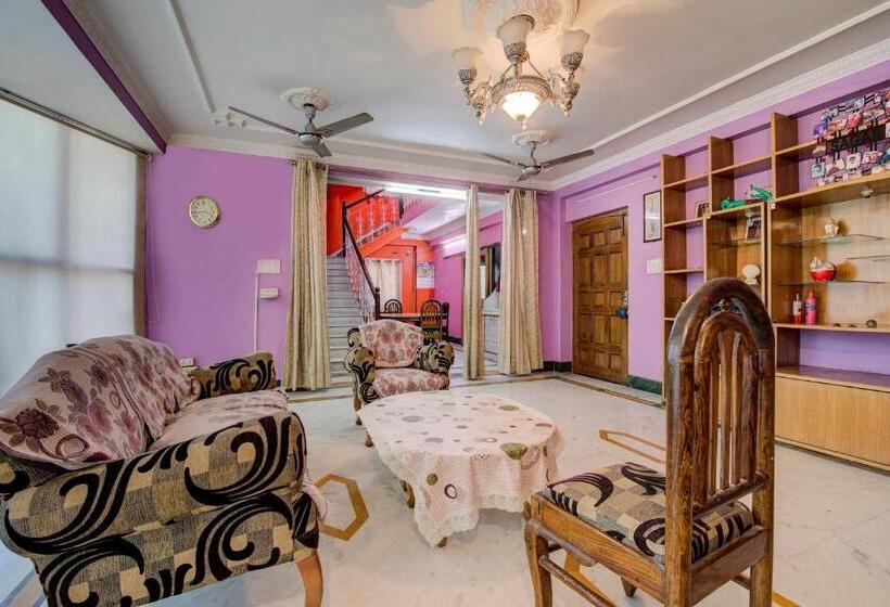 בית מלון כפרי Oyo 18345 A S Palace