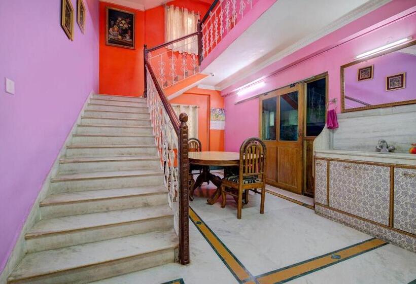 בית מלון כפרי Oyo 18345 A S Palace